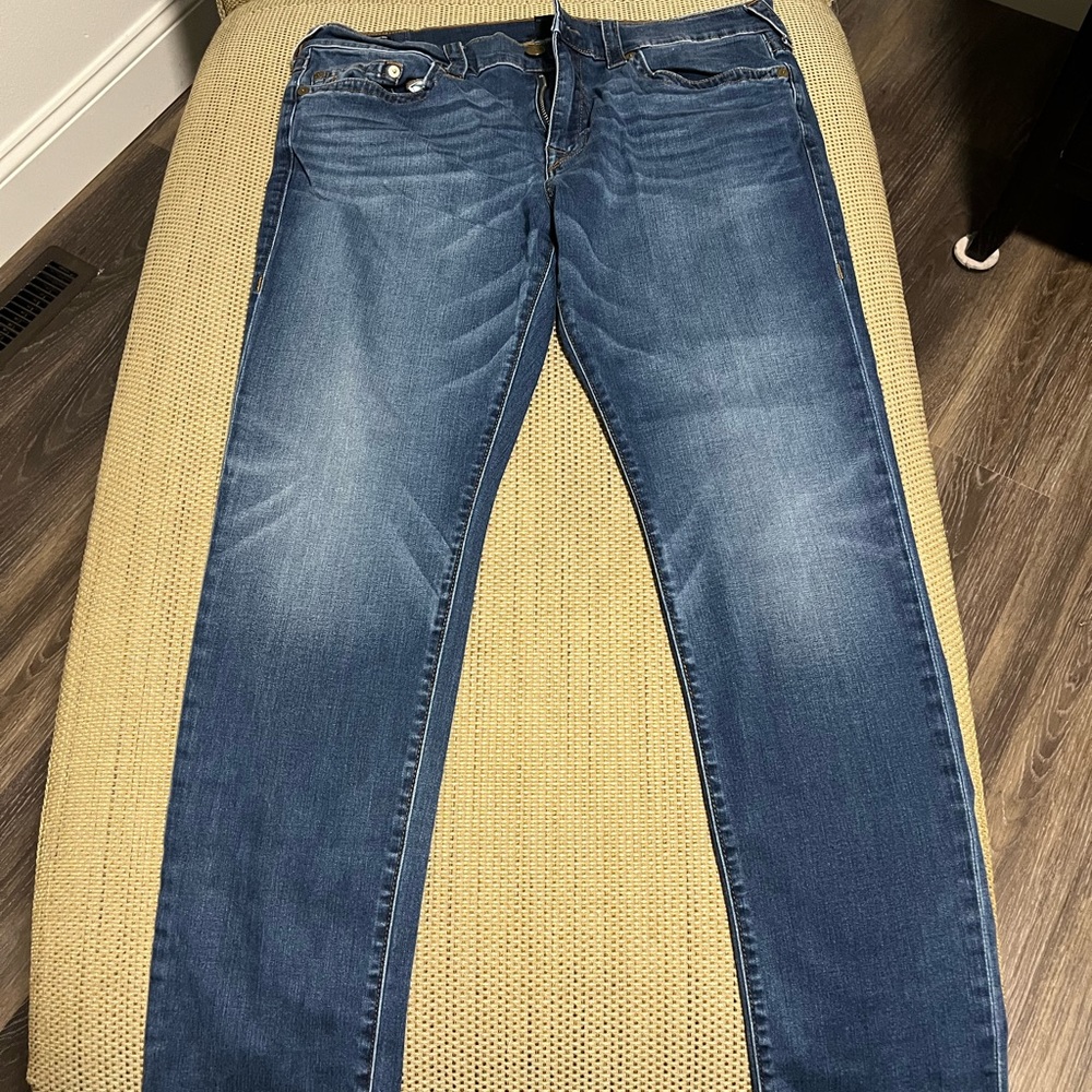 Like new mens True Religion jeans